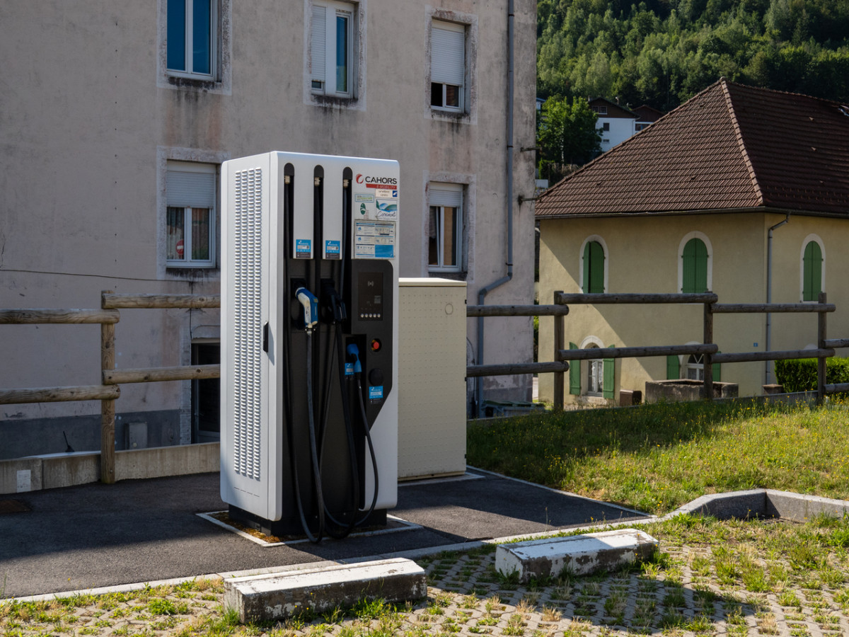 borne-recharge-voiture-electrique-cornimont-4
