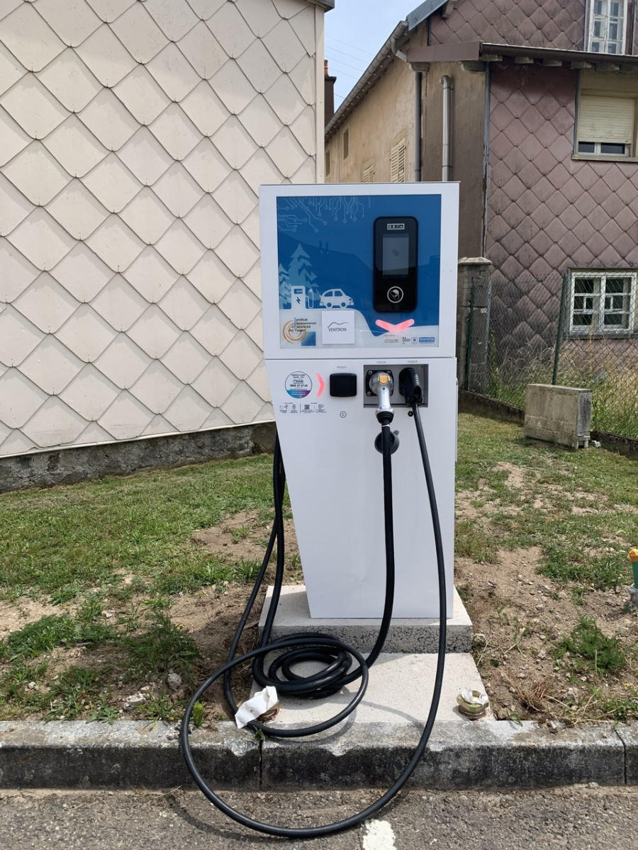 borne-rechargement-vehicules-eletriques-ventron-2