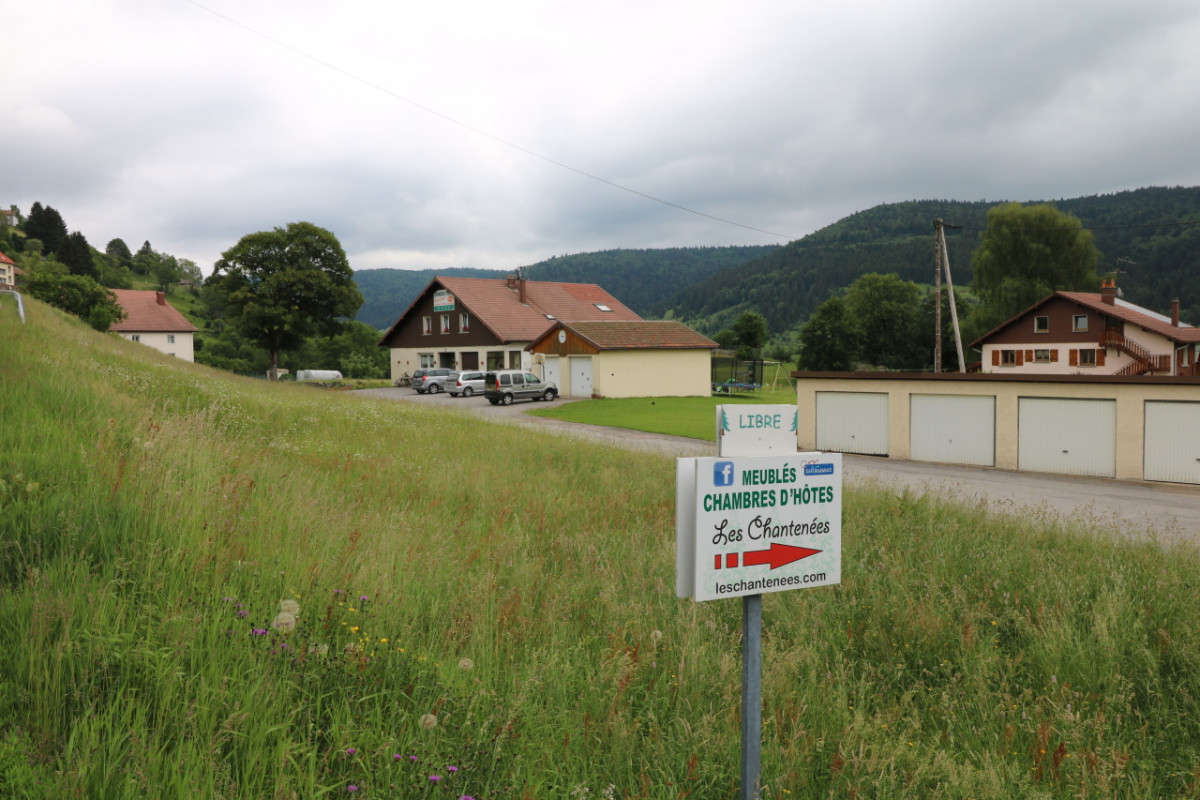 chambres-hotes-les-chantenees-la-bresse-8