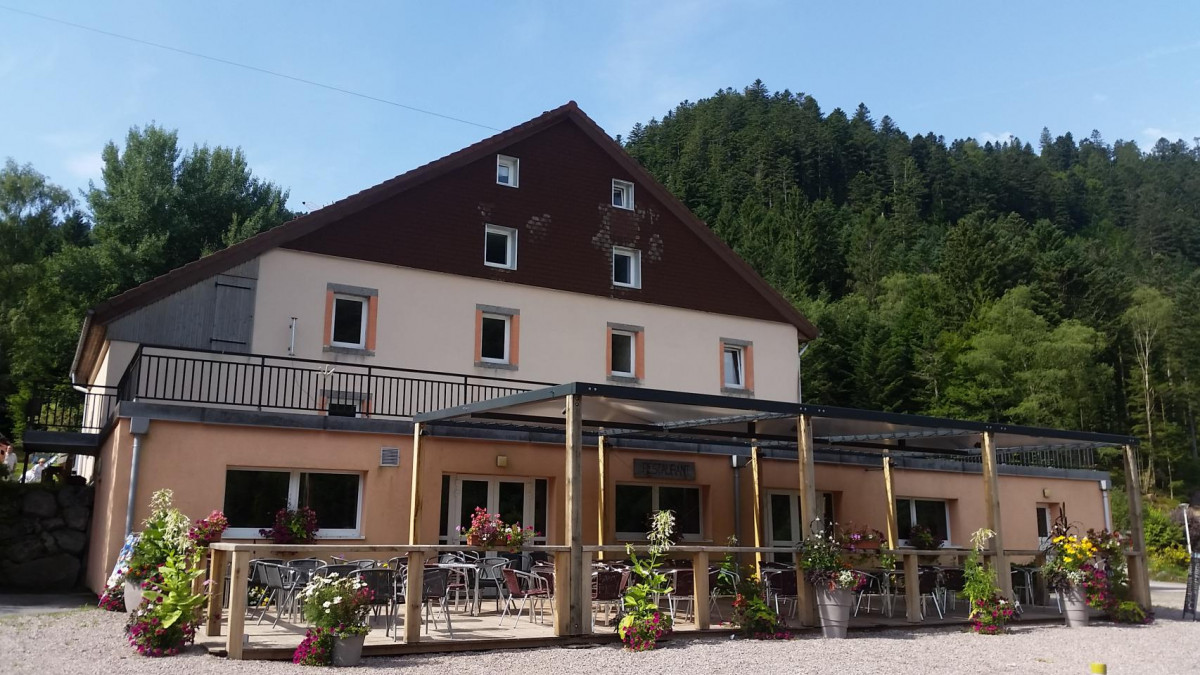 restaurant-du-domaine-du-haut-des-bluches-la-bresse-1