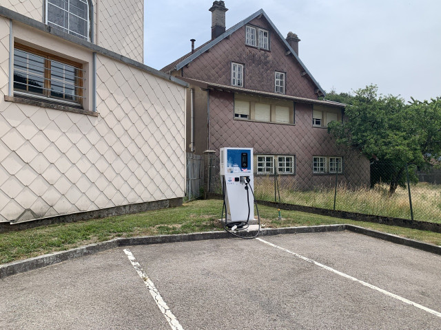 borne-rechargement-vehicules-eletriques-ventron-1