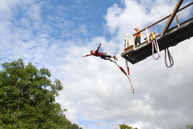 saut-a-l-elastique-bol-d-air-la-bresse-1