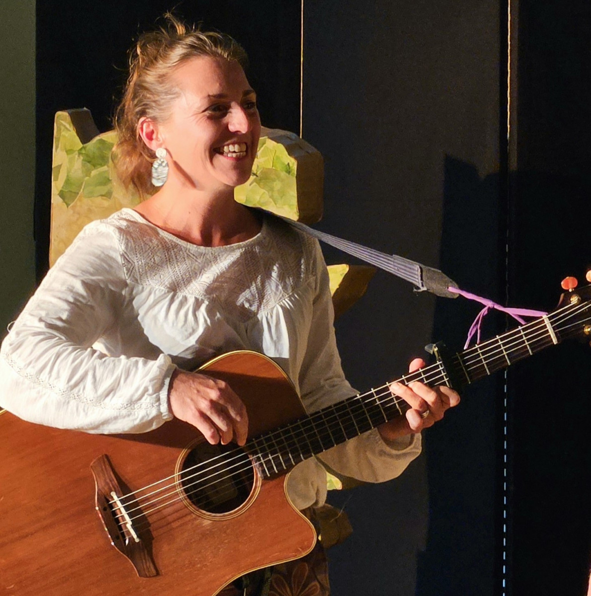 spectacle-tout-en-haut-du-grand-chene-musee-1001-racines-cornimont-2