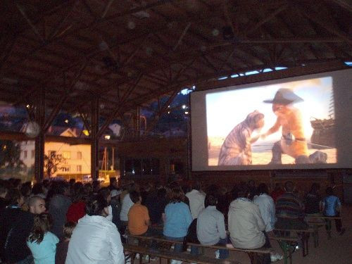 cine-plein-air-d-ete-la-bresse-1
