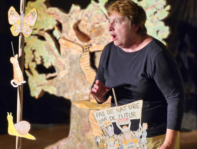 spectacle-tout-en-haut-du-grand-chene-musee-1001-racines-cornimont-1
